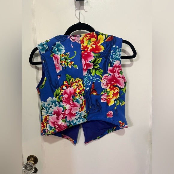 Vintage Blue Floral Vest – Fits XS but listed as L - Picture 2 of 2